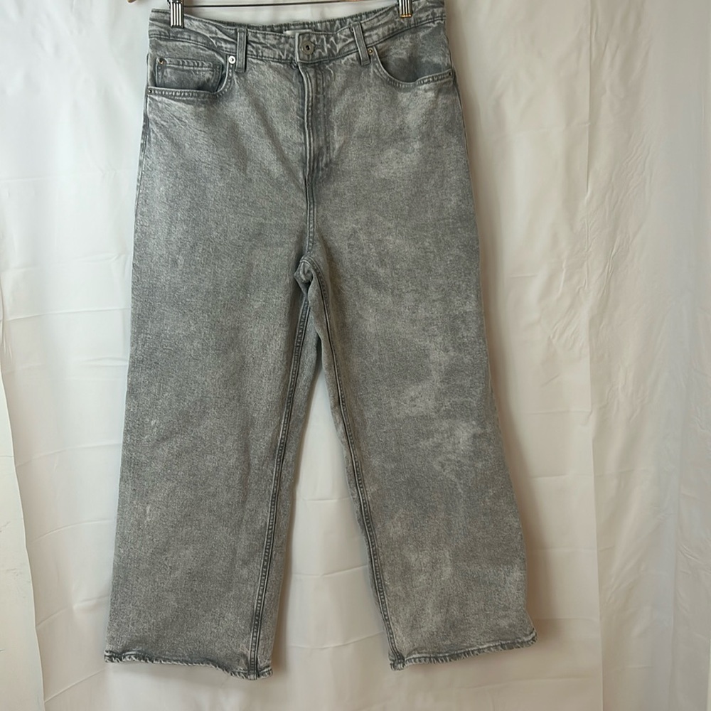 H&M jeans women’s size US12 stonewashed wide legged denim trendy